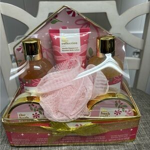 The Bath Collection Vanilla Peppermint Scented Gift Set NWT